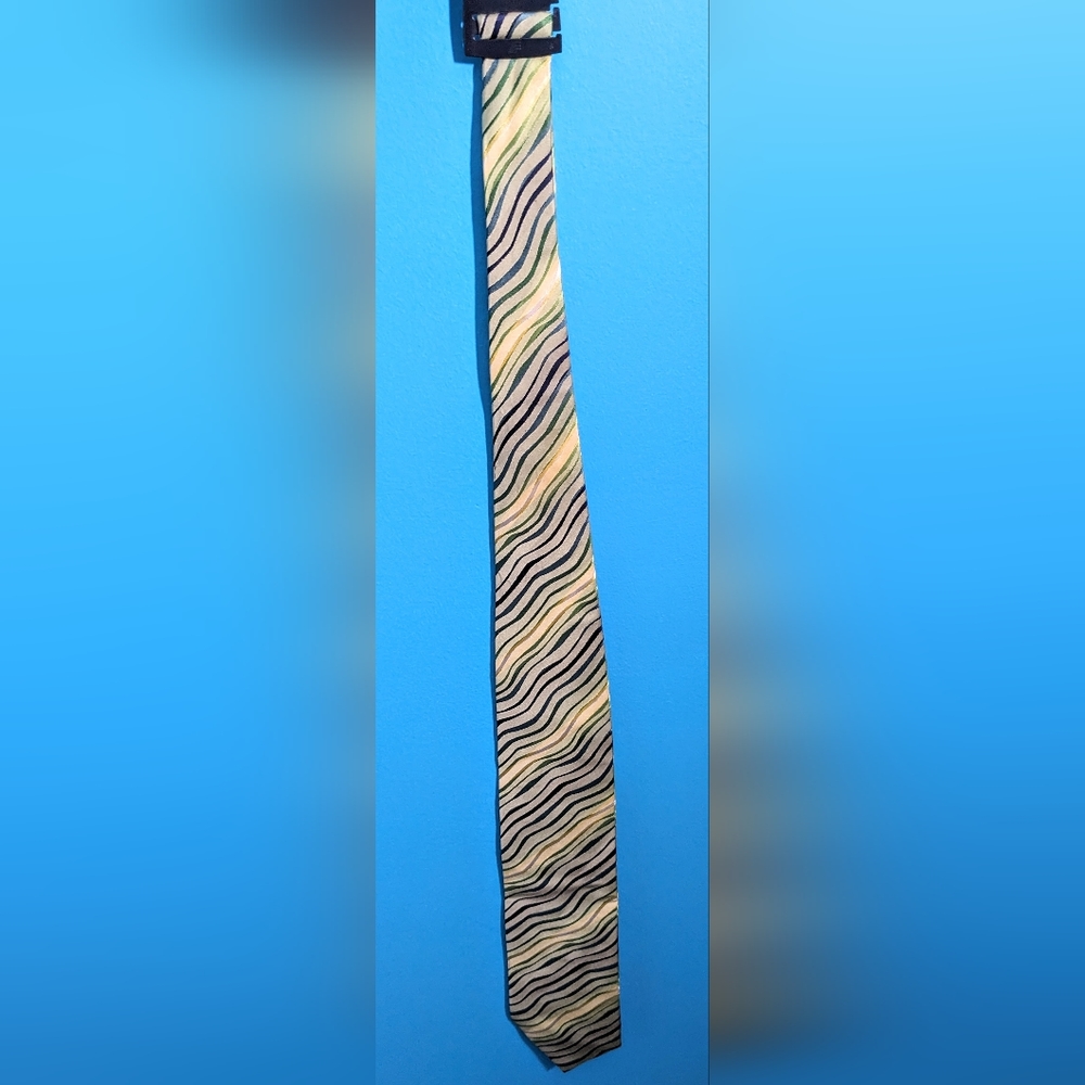 Hermoso New York Green, Blue, and Yellow Waves 100% Silk Necktie